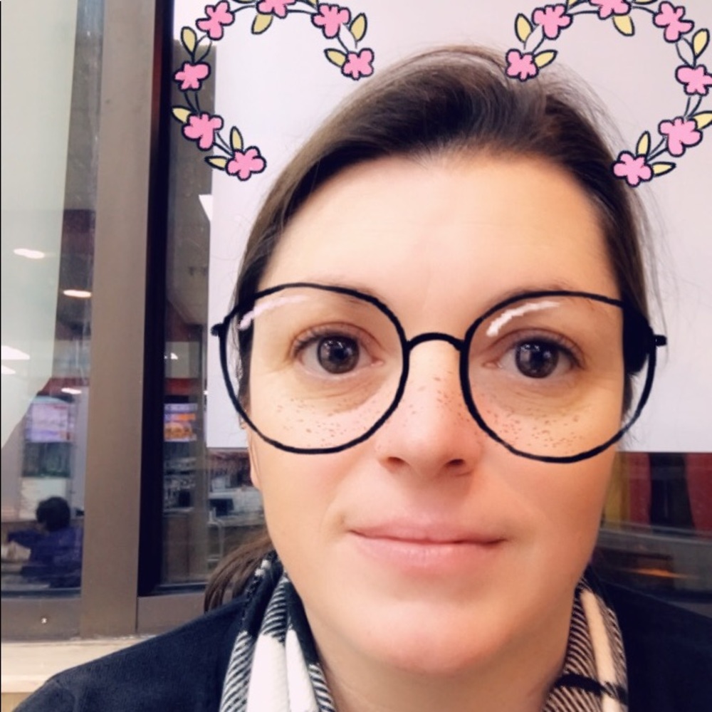 Meet your Posher, Debbie